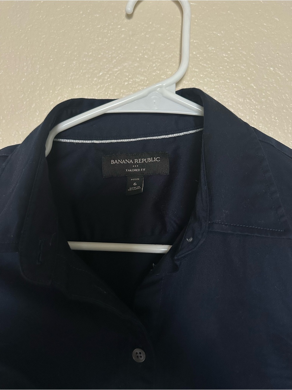 Banana Republic Women’s Petite Navy Button-Down Shirt - Picture 2 of 3